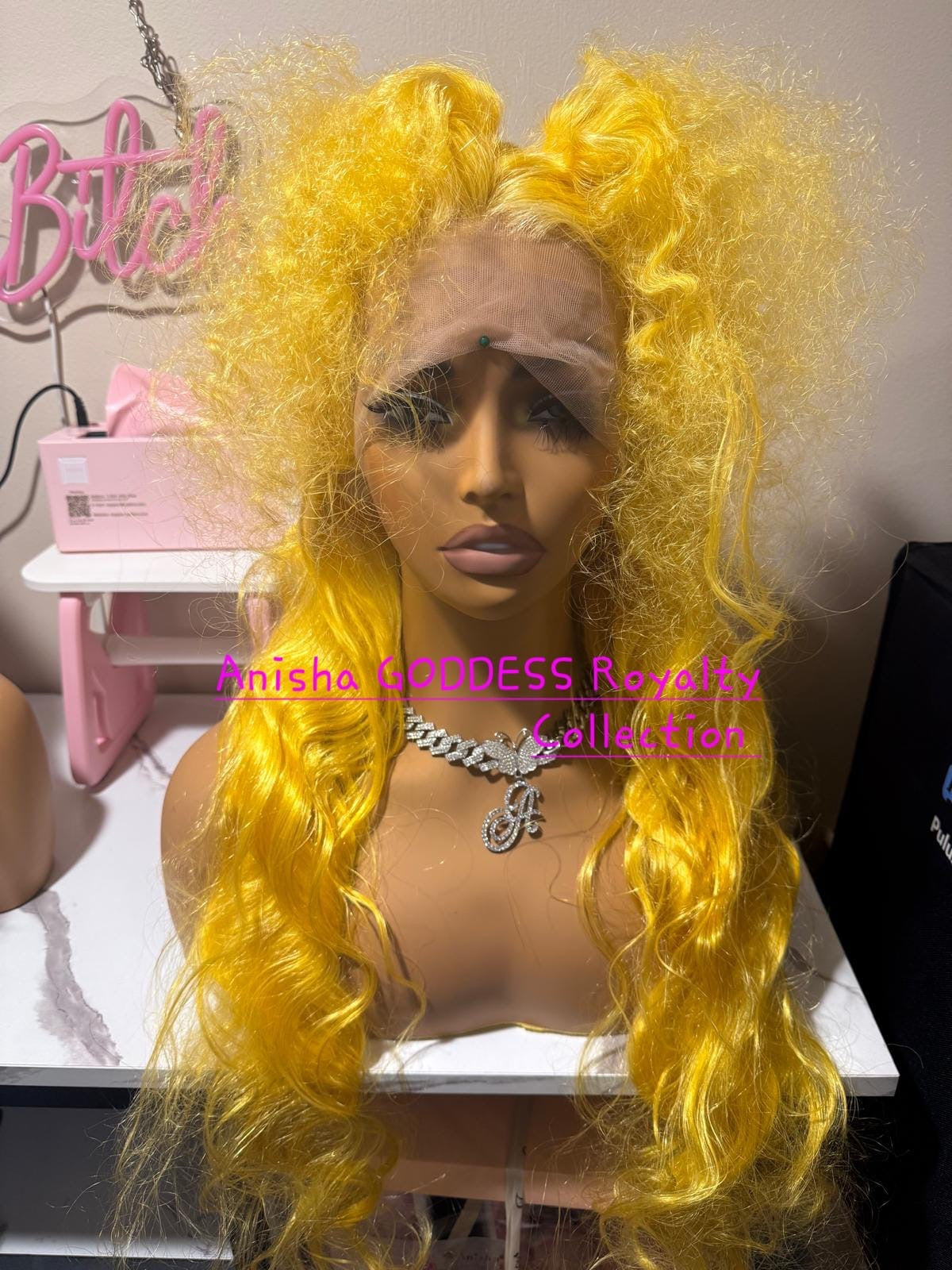 A me name Ivãñy ***32 Inch Yellow 13x4 HD Lace Frontal Wigs, 100% Human Hair 180 Desity